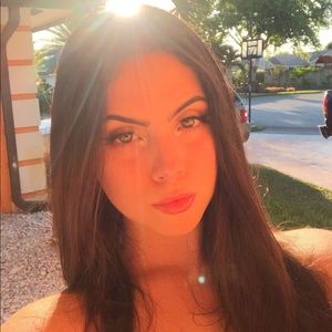 Meet your Posher, Victoria